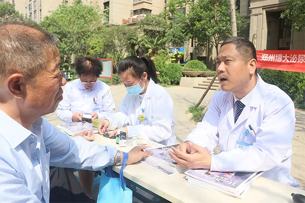 博大义诊团走进金林公馆社区送爱心